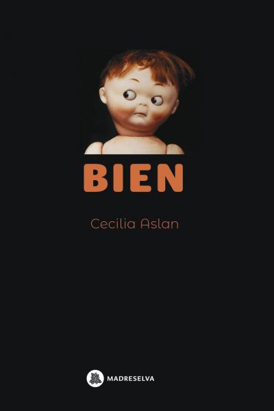 Bien: qué adverbio encubridor. Sirve de respuesta para salir del paso y alcanza para cumplir con las fórmulas de cortesía. La narradora de esta novela le dice siempre a su madre que le fue bien, bien y punto, a otra cosa. Pero Cecilia Aslan nos ofrece un lugar privilegiado: leemos la cara B de ese “bien” y nos volvemos sus cómplices, asistimos a la interioridad de la protagonista, la acompañamos, podemos escuchar cómo repercuten en ella las experiencias que vive, sabemos qué le pasó y qué desea.