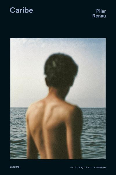 En una isla donde todo parece inmutable, un joven crece sintiéndose distinto, fuera de lugar, sin saber todavía cómo nombrar aquello que lo separa de los demás. El verano en que cumple trece años marca un punto de inflexión: empieza a trabajar con Caribe, un pescador hermoso y enigmático que vive según sus propias reglas.  Entre jornadas laborales, silencios compartidos y miradas que dicen más de lo que explican, se construye un vínculo singular capaz de despertar experiencias nuevas y de cuestionar certeza